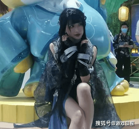 最牛的女Coser，主页就1个7秒视频，但却有2.3W人等出作品s3.png