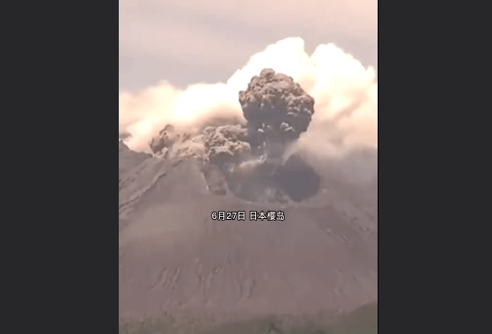 樱岛火山喷发 灰柱高达3000米！富士山300年没喷发了s3.png