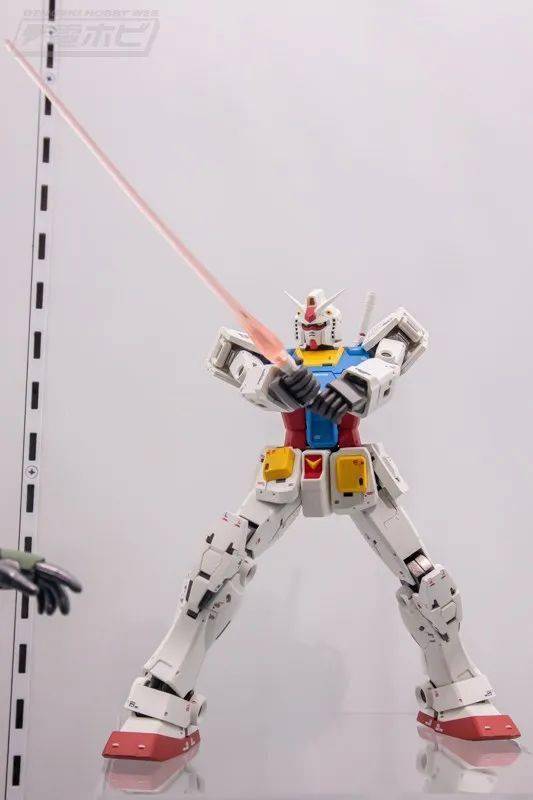 新品：G.F.F.M.C.高达RX-78-2(库库鲁斯·多安的岛版)/多安专用扎古 基地实物展图s1.jpeg