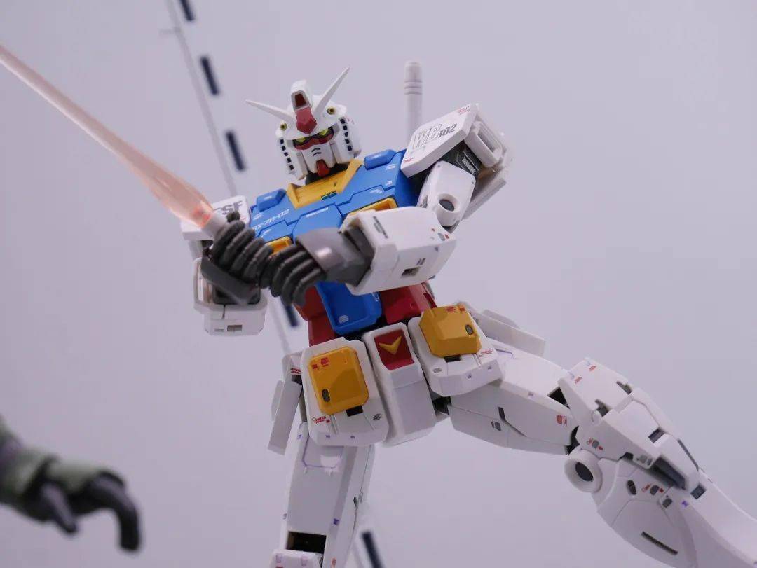 新品：G.F.F.M.C.高达RX-78-2(库库鲁斯·多安的岛版)/多安专用扎古 基地实物展图s2.jpeg